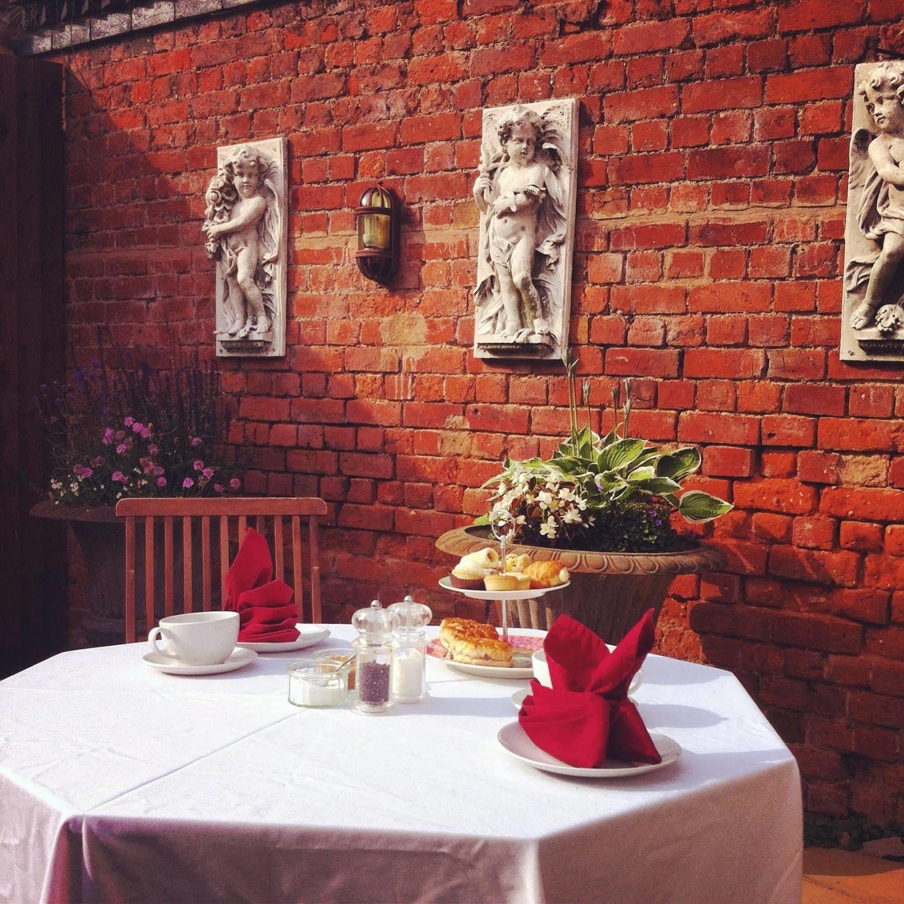 The York Hotel Wolverhampton Bagian luar foto