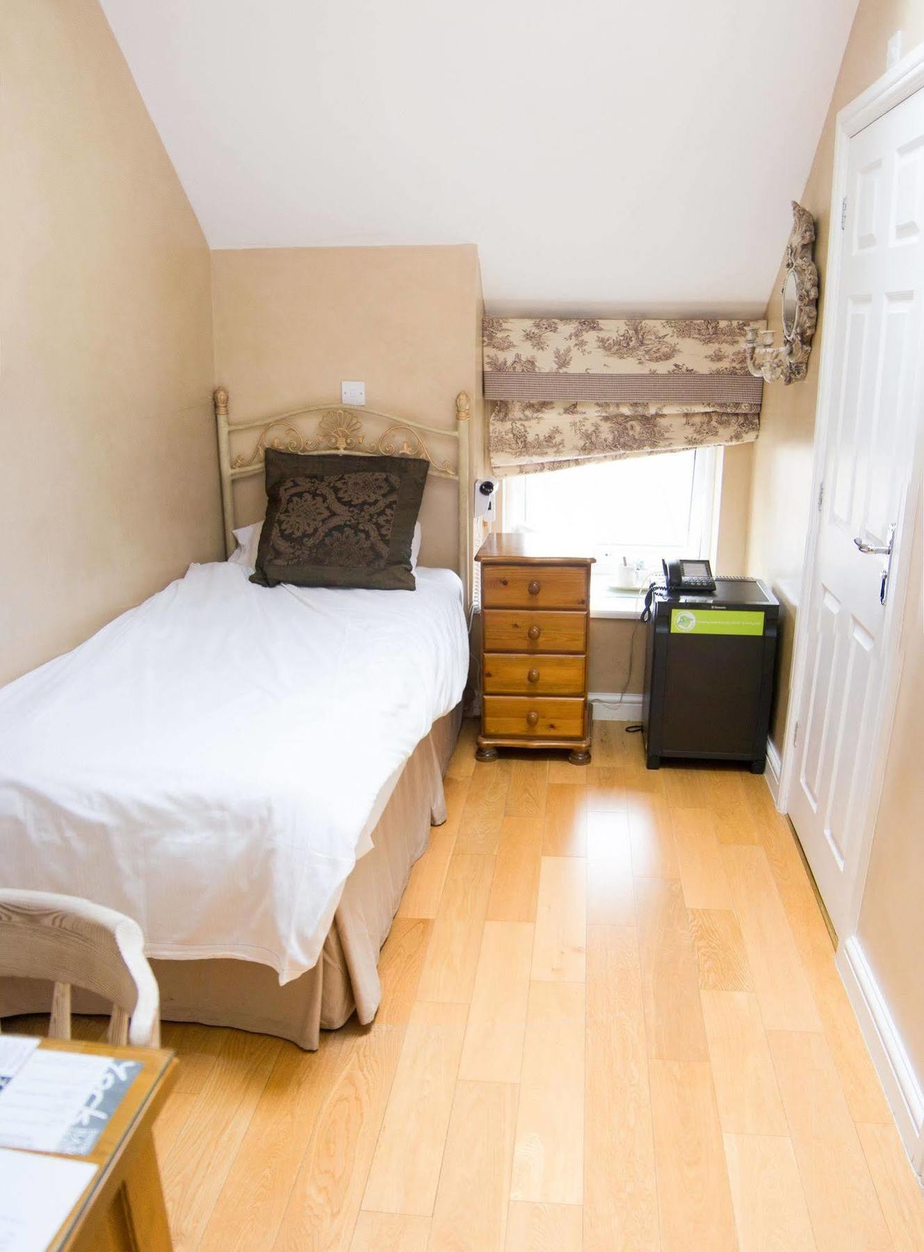 The York Hotel Wolverhampton Bagian luar foto