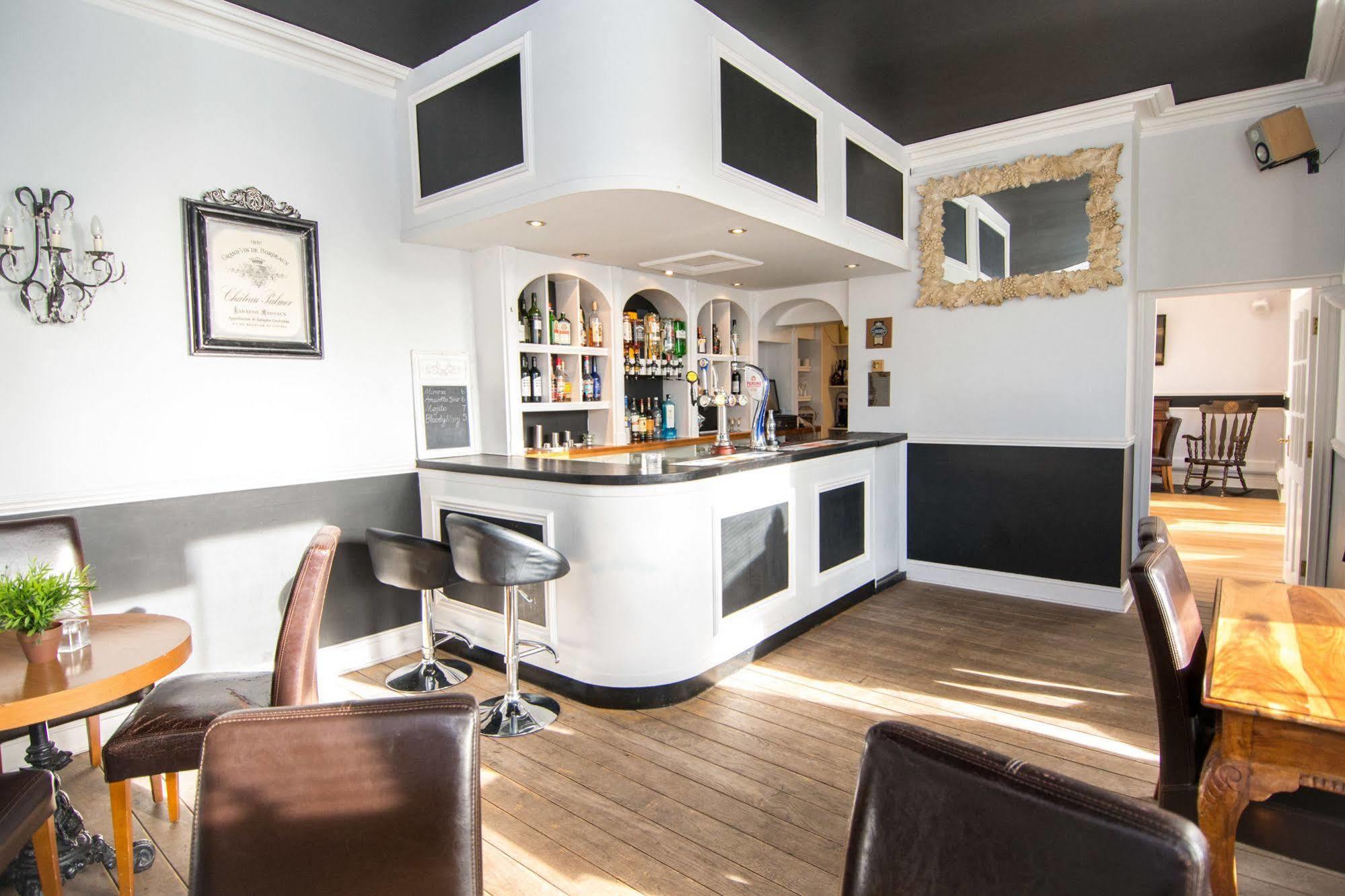 The York Hotel Wolverhampton Bagian luar foto