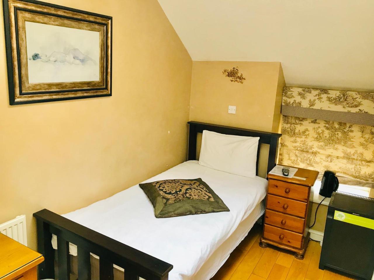 The York Hotel Wolverhampton Bagian luar foto